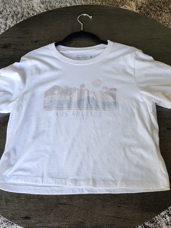 Abercrombie & Fitch Tops - Abercrombie & Fitch White Los Angeles Graphic Tee Size Medium